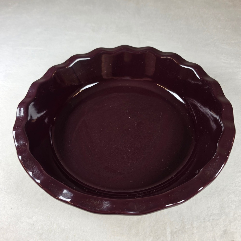 Emile Henry France Burgundy Ceramic Ruffled Pie Dish 9Inch Baker 61.31 Stoneware